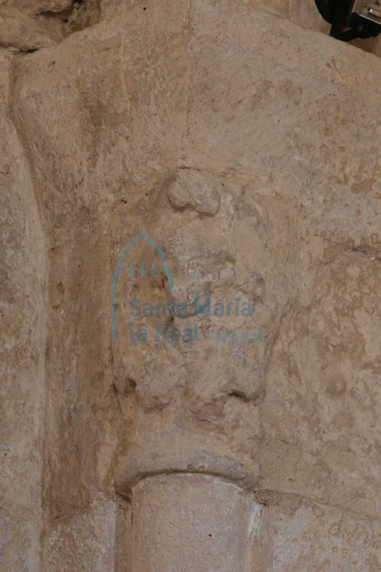 Capitel del interior