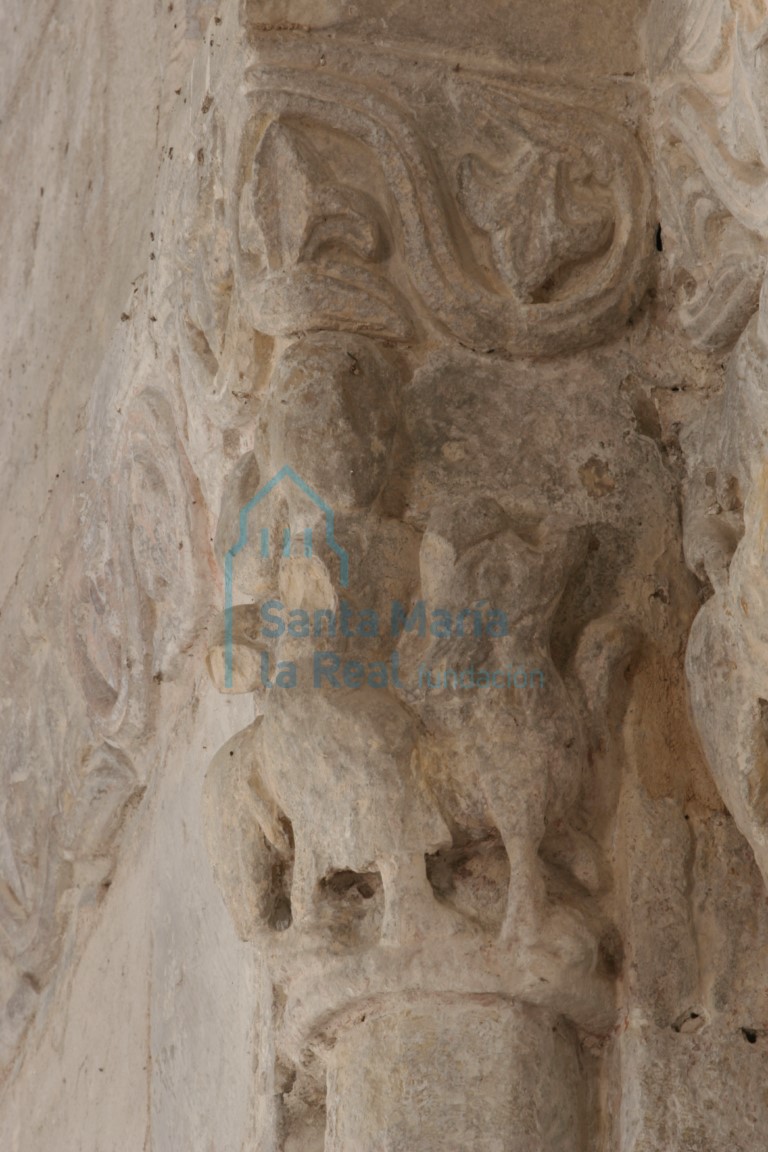 Capitel del arco triunfal