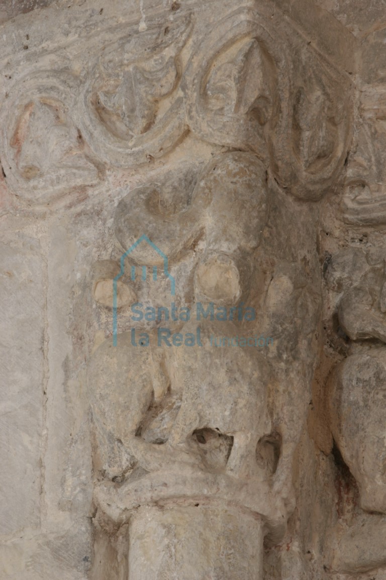 Capitel del arco triunfal