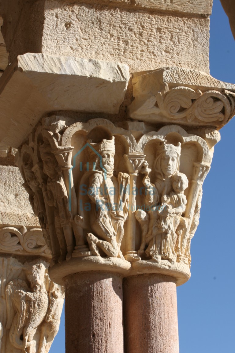 Pórtico. Capitel de la Epifanía