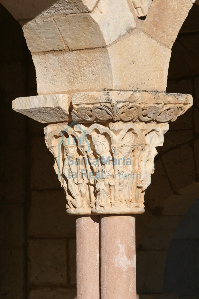 Pórtico. Capitel de la Epifanía