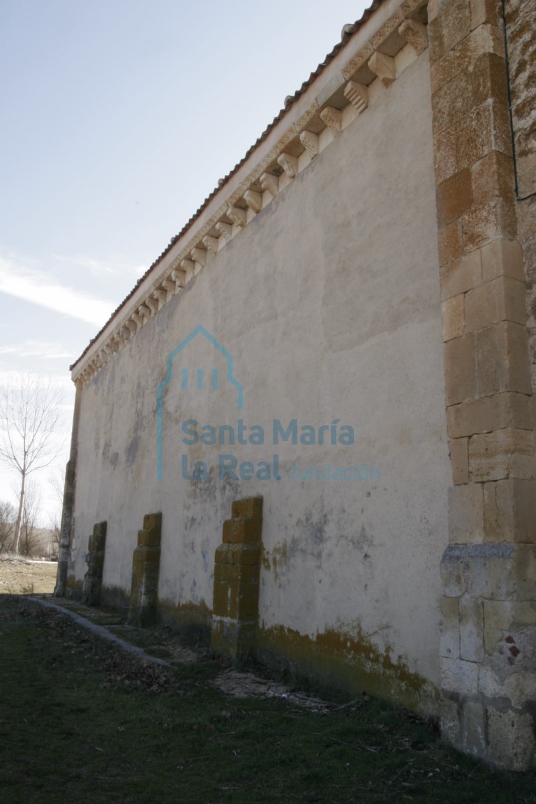 Canecillos del muro septentrional