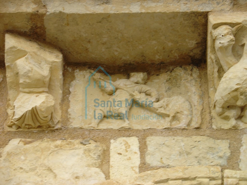 Canecillos y metopas del pórtico