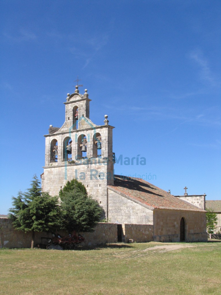 Vista del edificio desde el oeste