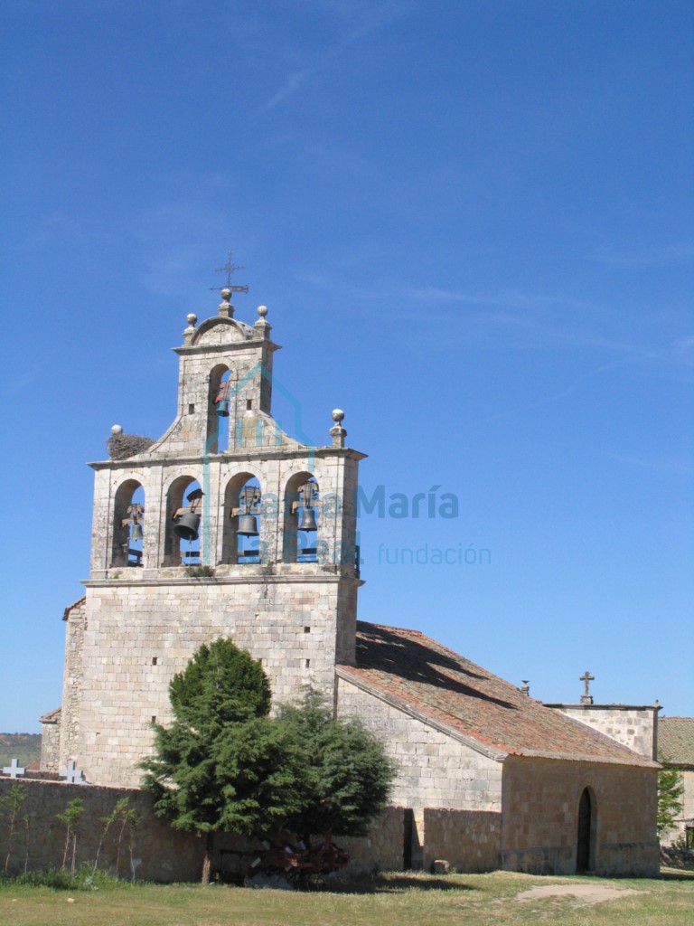 Vista del edificio desde el oeste