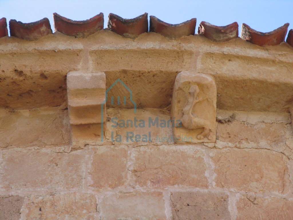 Canecillos del ábside