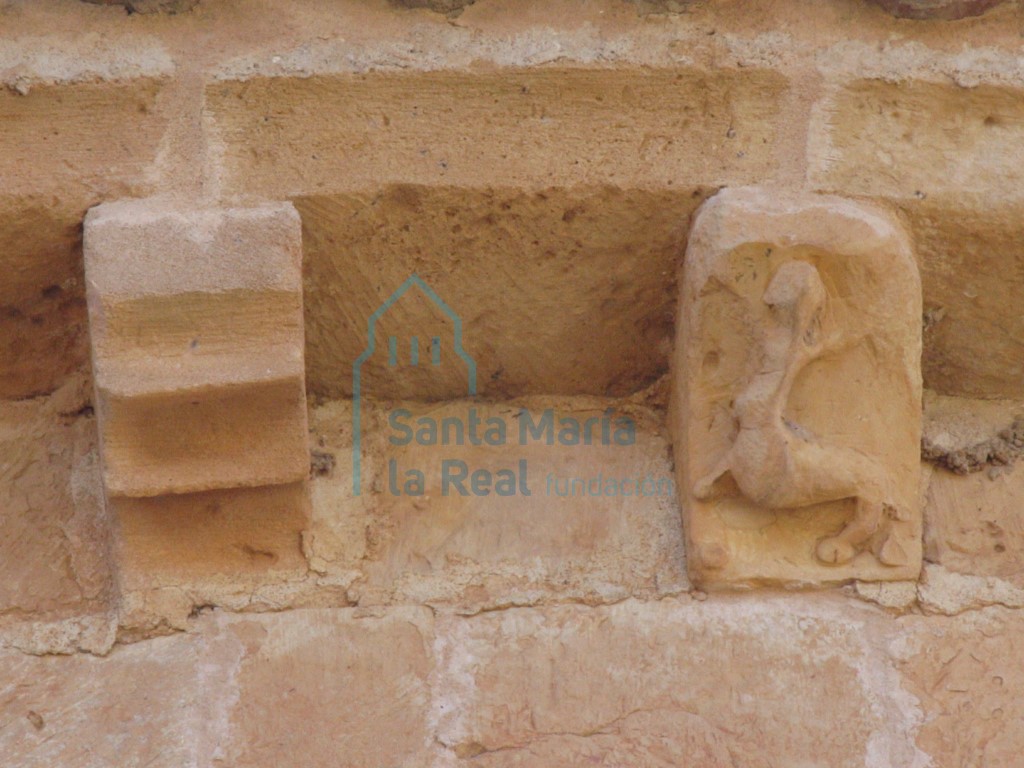 Canecillos del ábside