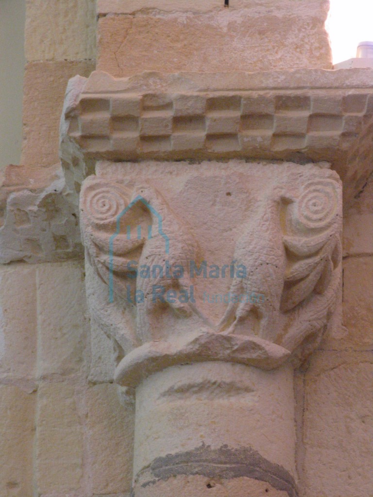 Capitel del arco triunfal
