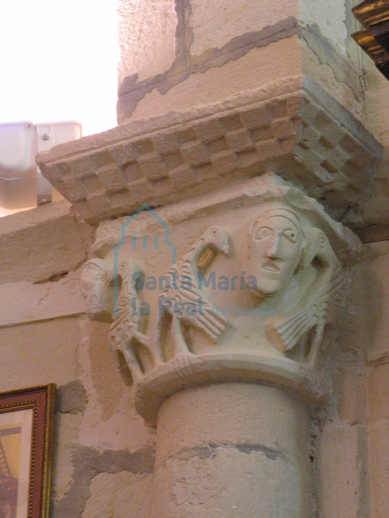 Capitel del arco triunfal