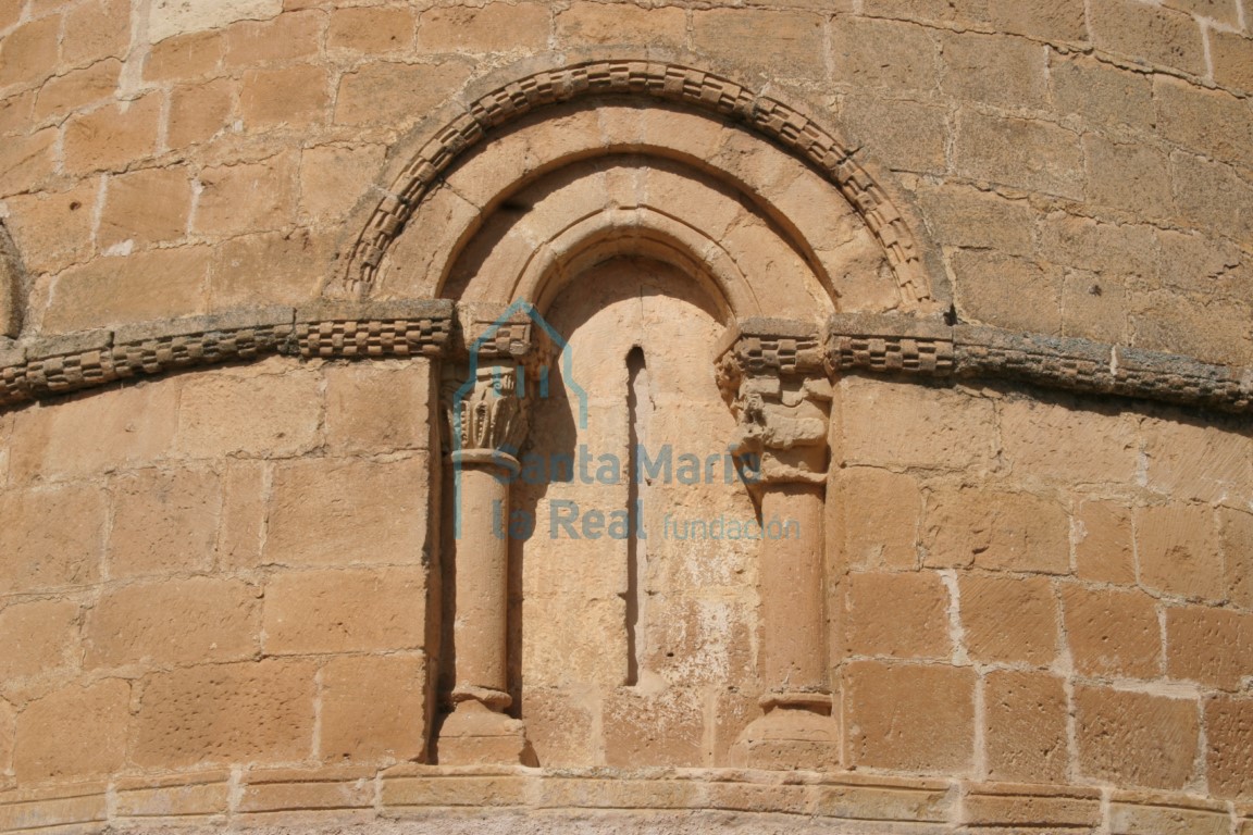 Ventana central del ábside