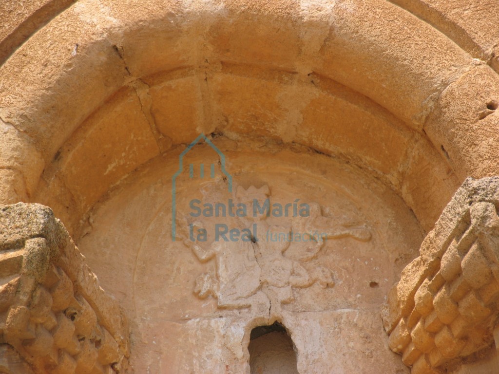 Detalle de la ventana sur del ábside