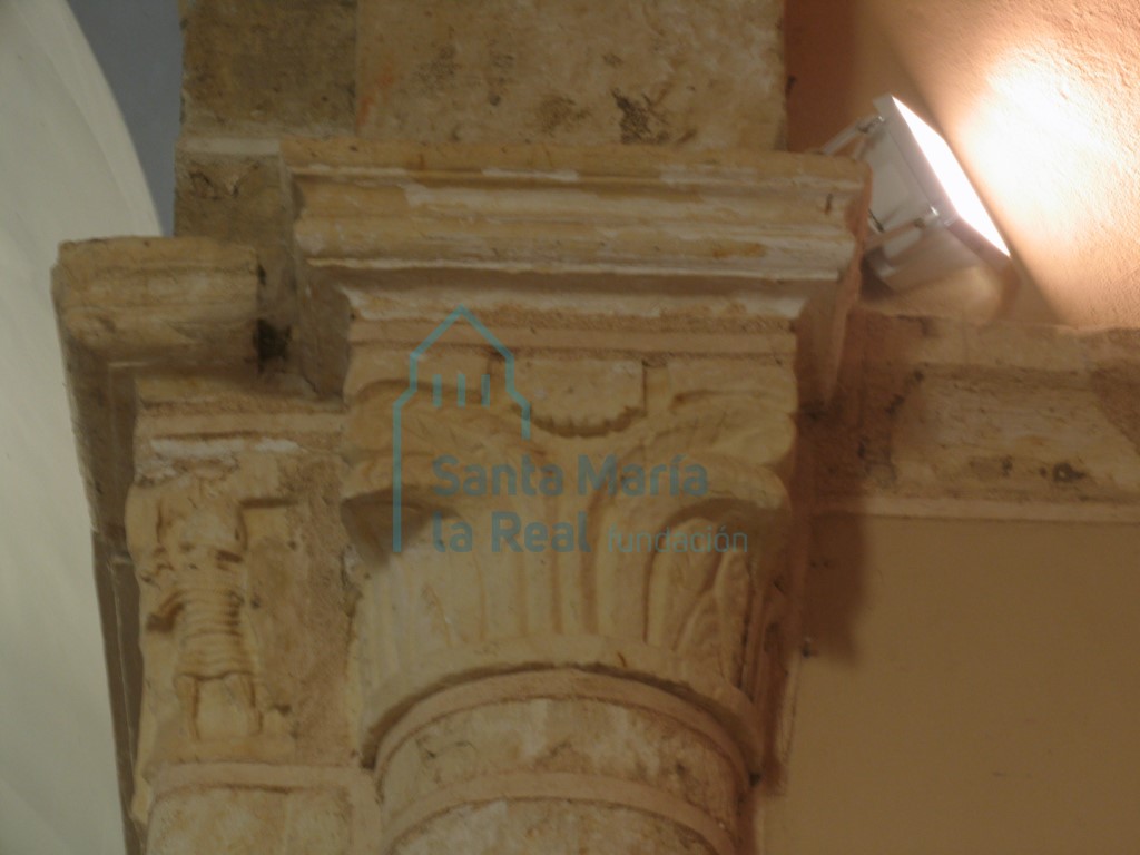Capiteles del arco triunfal Capiteles del arco triunfal