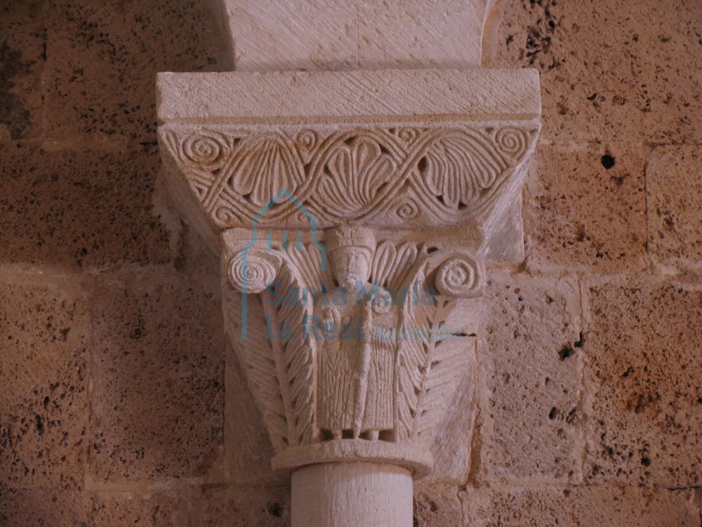 Capitel interior