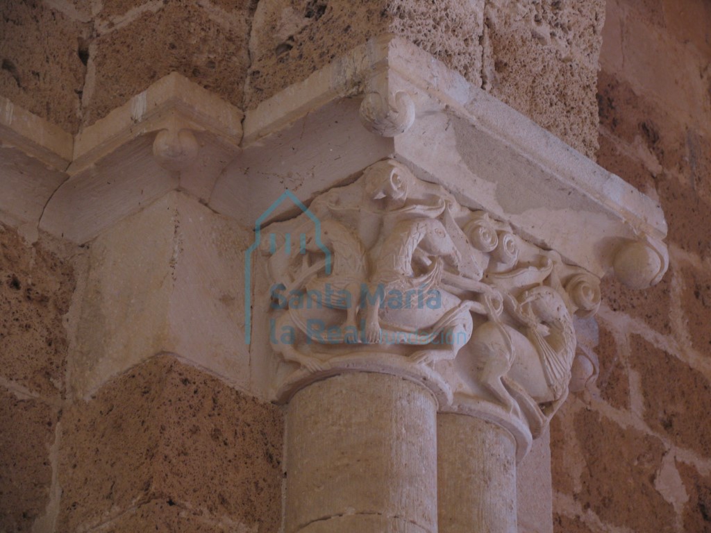 Capitel del arco triunfal
