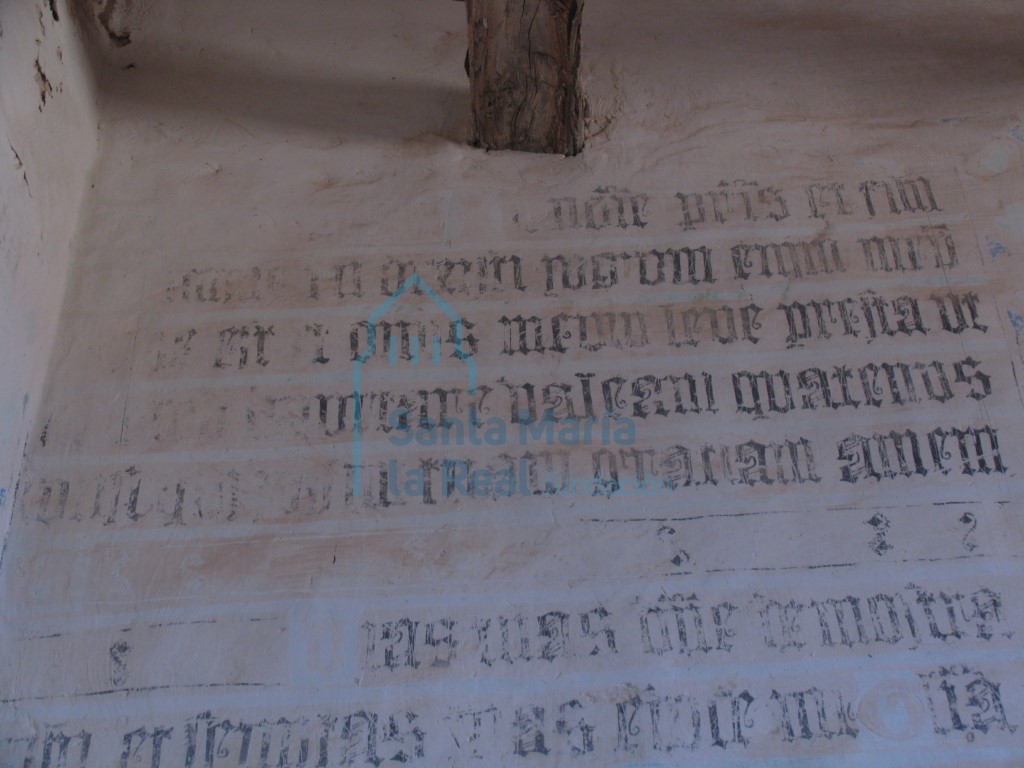 Detalle de las inscripciones en el interior