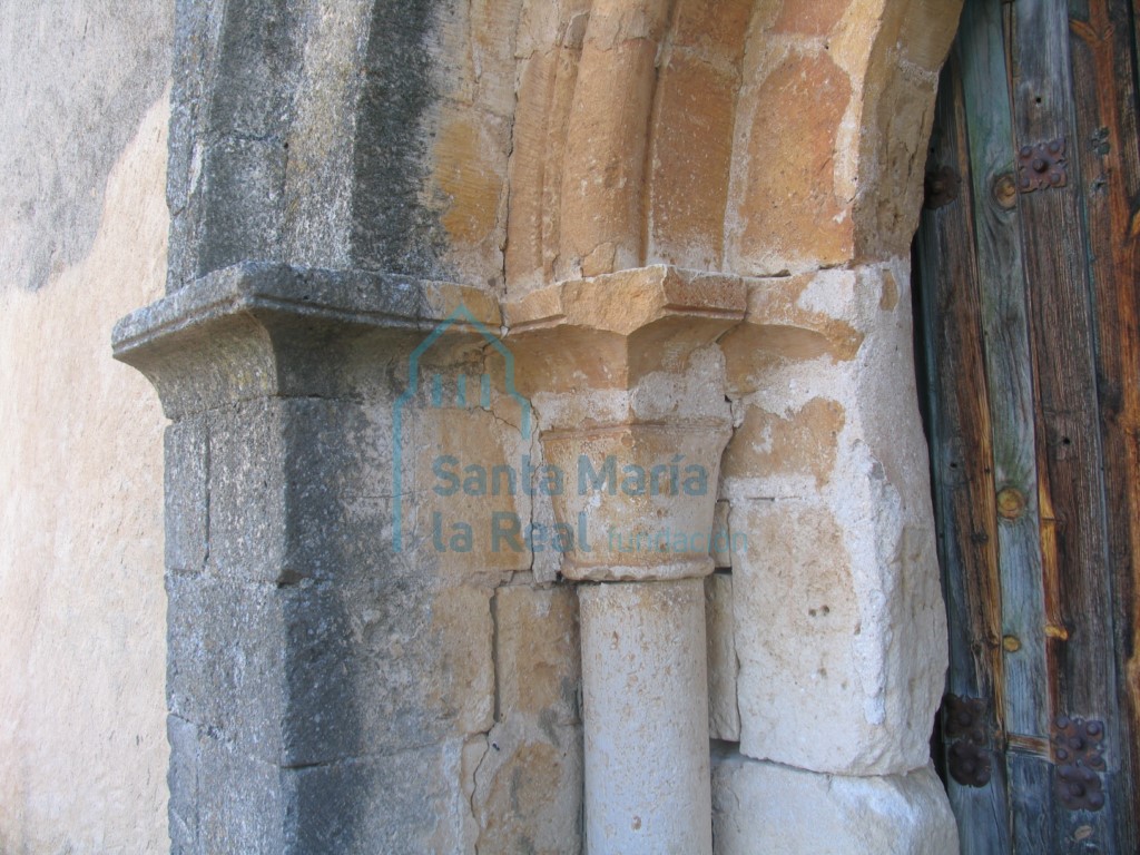 Detalle de la portada merdional