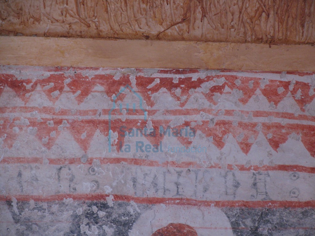 Detalle de las pinturas góticas del presbiterio