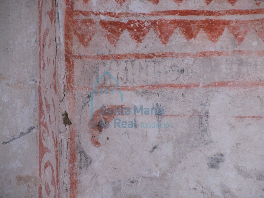 Detalle de las pinturas góticas del presbiterio
