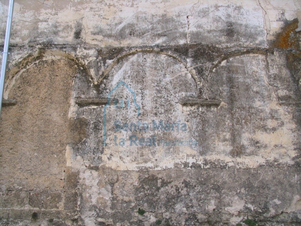 Detalle de la arquería del antiguo pórtico
