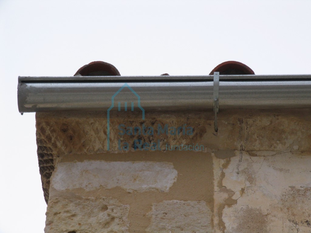 Detalle de la cornisa del lado norte