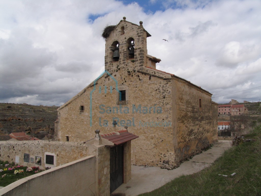 Vista de la iglesia desde el suroeste