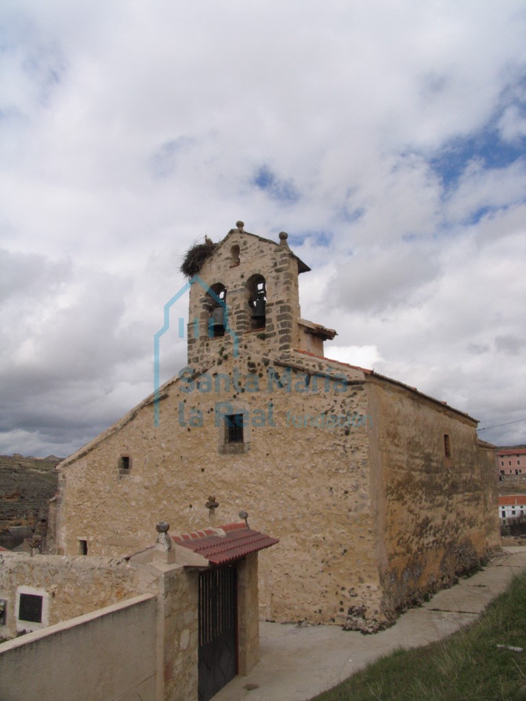Vista de la iglesia desde el suroeste