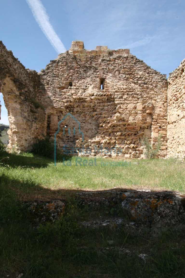 Vista del interior de la ermita desde la cabecera