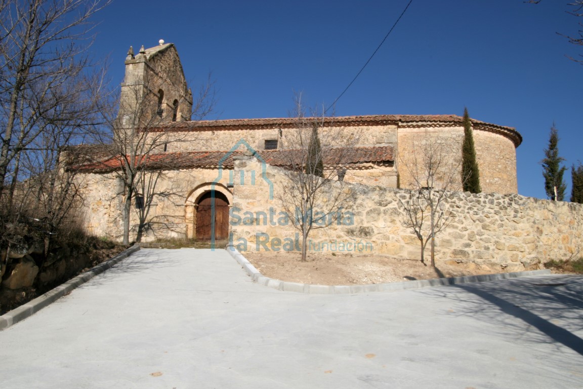 Fachada meridional de la iglesia