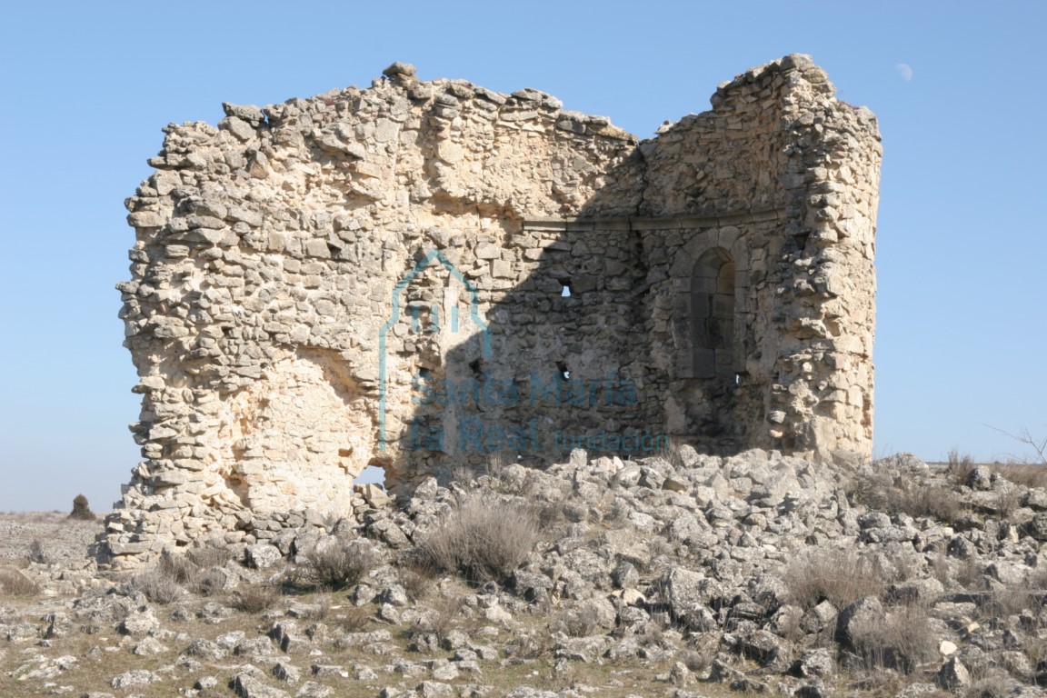 Interior de lo que queda de la cabecera