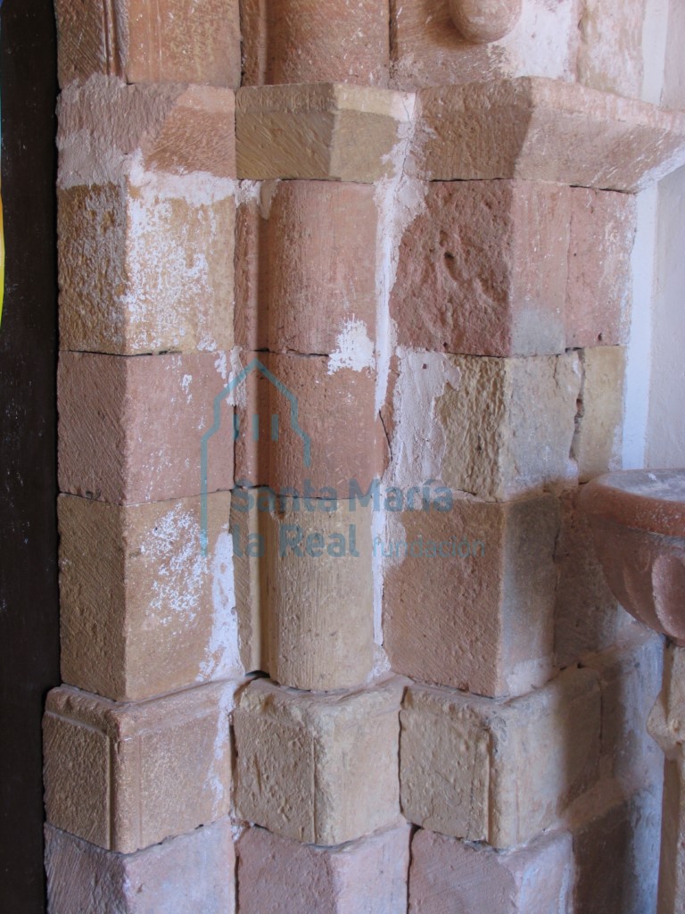 Detalle de jambas de la portada