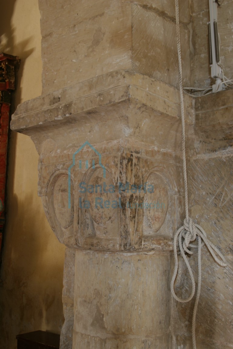 Capitel del arco triunfal