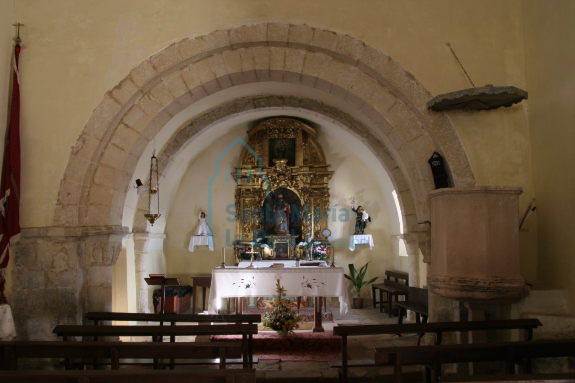 Interior de la cabecera