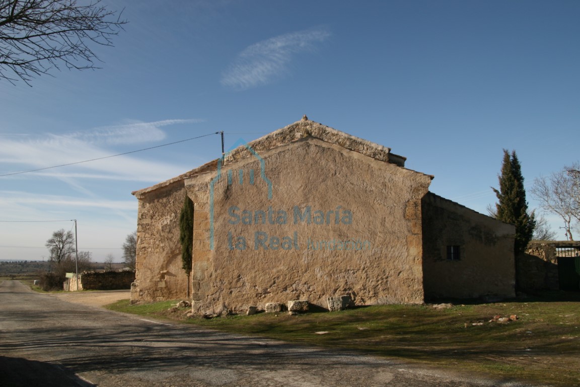 Exterior desde el este