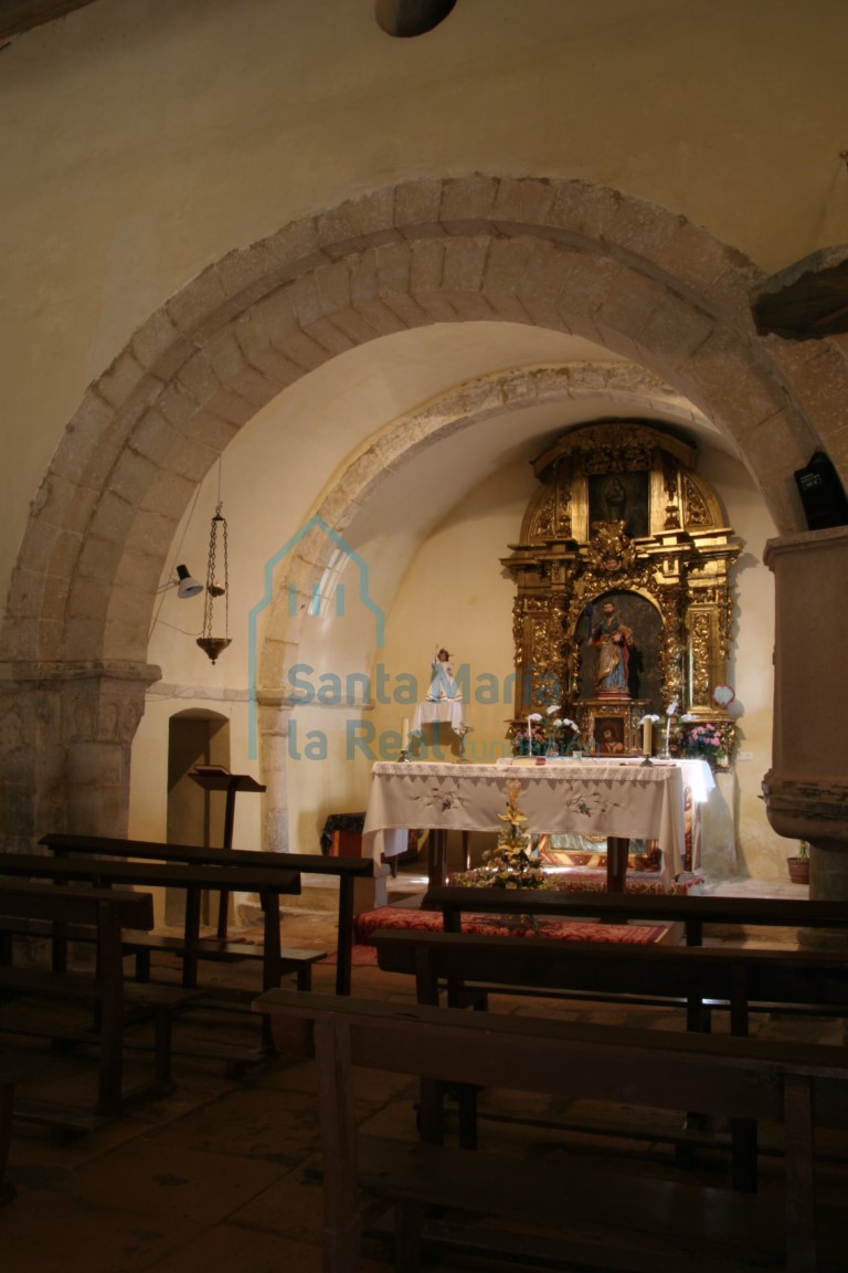 Interior de la cabecera