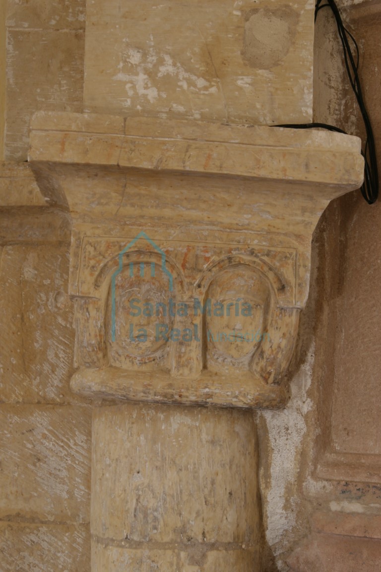 Capitel del arco triunfal