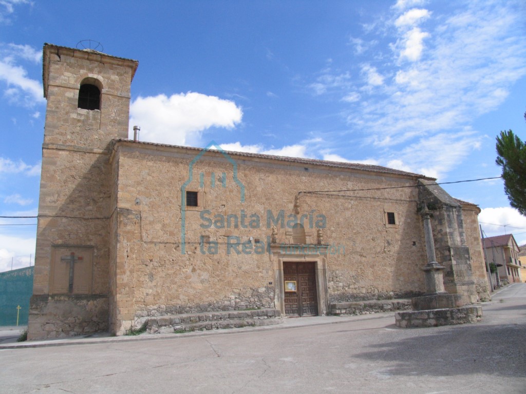 Vista sur de la iglesia