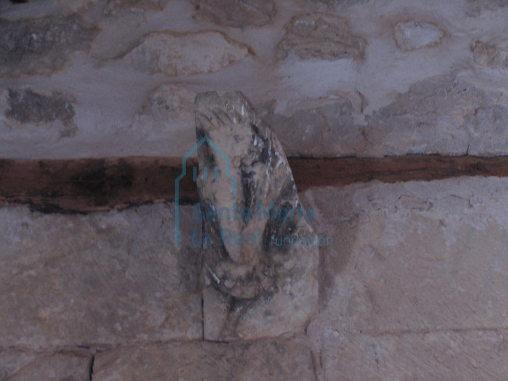 Canecillos en el interior del cuerpo de la torre