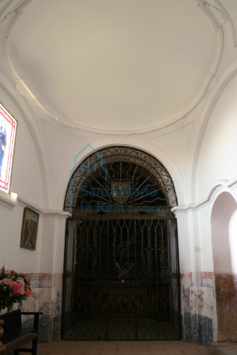 Vista interior de la capilla del evangelio o " de San Frutos"