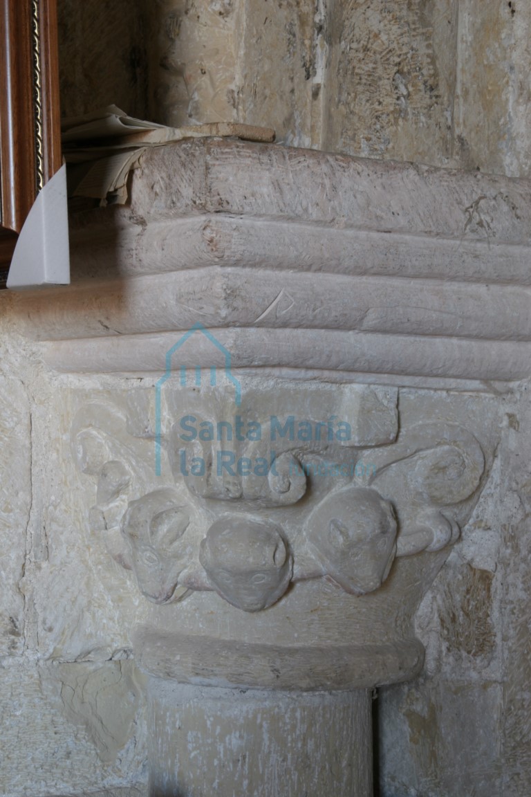 Capitel de la arquería