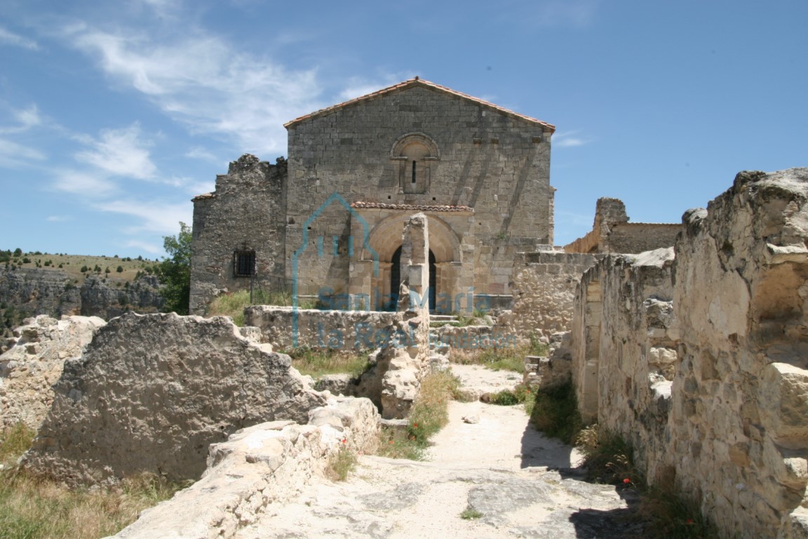 Vista desde el oeste de la iglesia