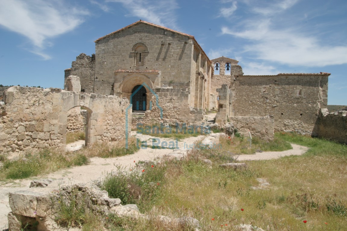 Vista suroeste de la iglesia