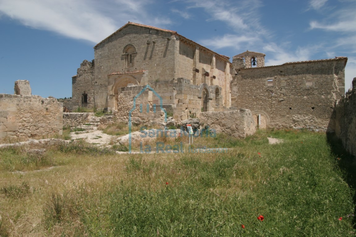 Vista suroeste de la iglesia