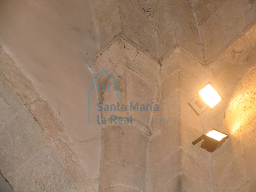 Capitel del arco triunfal