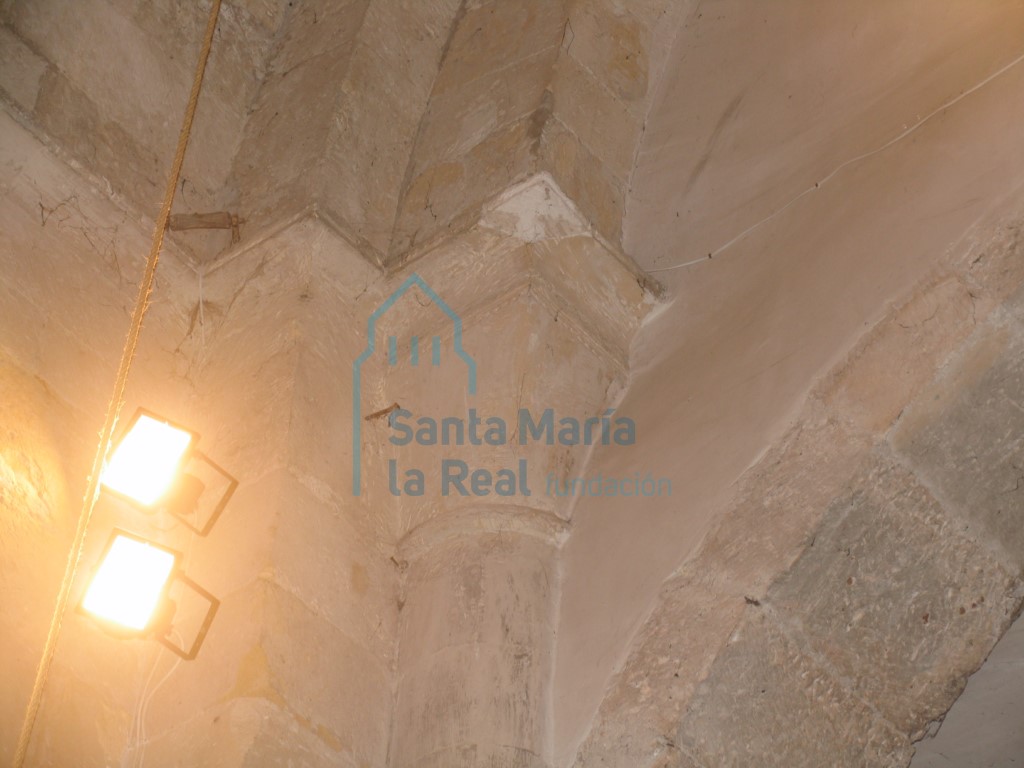 Capitel del arco triunfal
