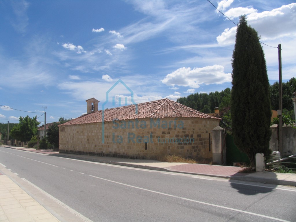 Vista de la ermita desde el norte Vista de la ermita desde el norte