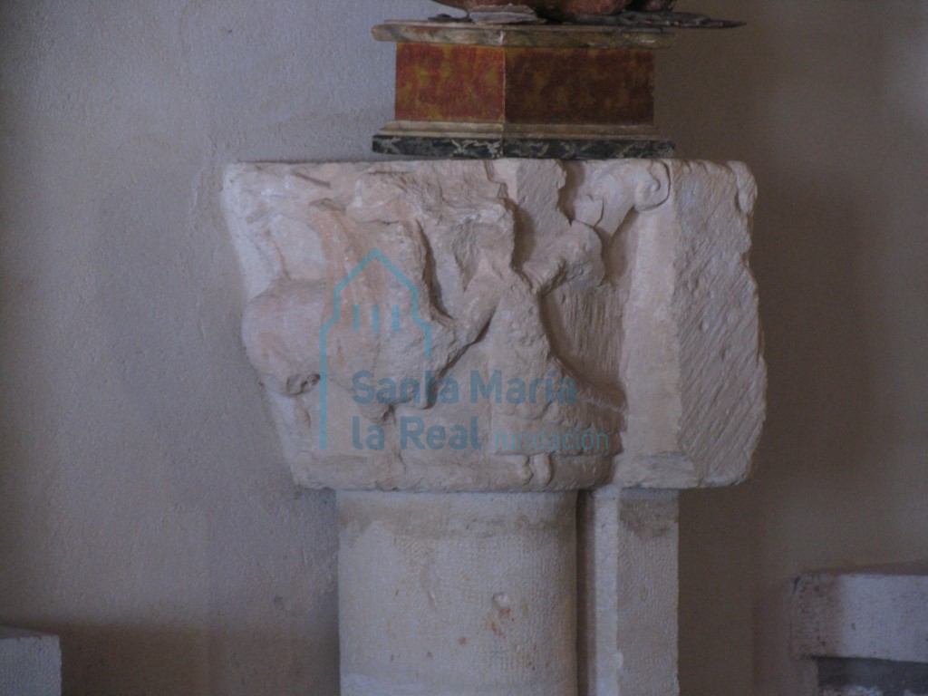Capitel reaprovechado