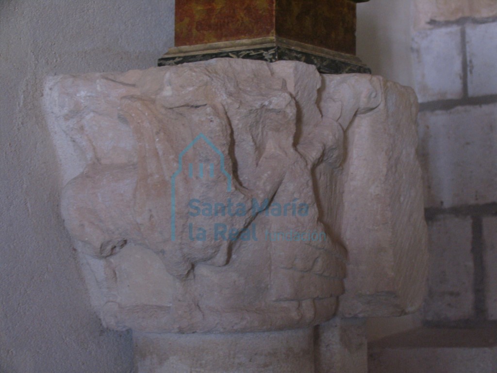 Capitel reaprovechado