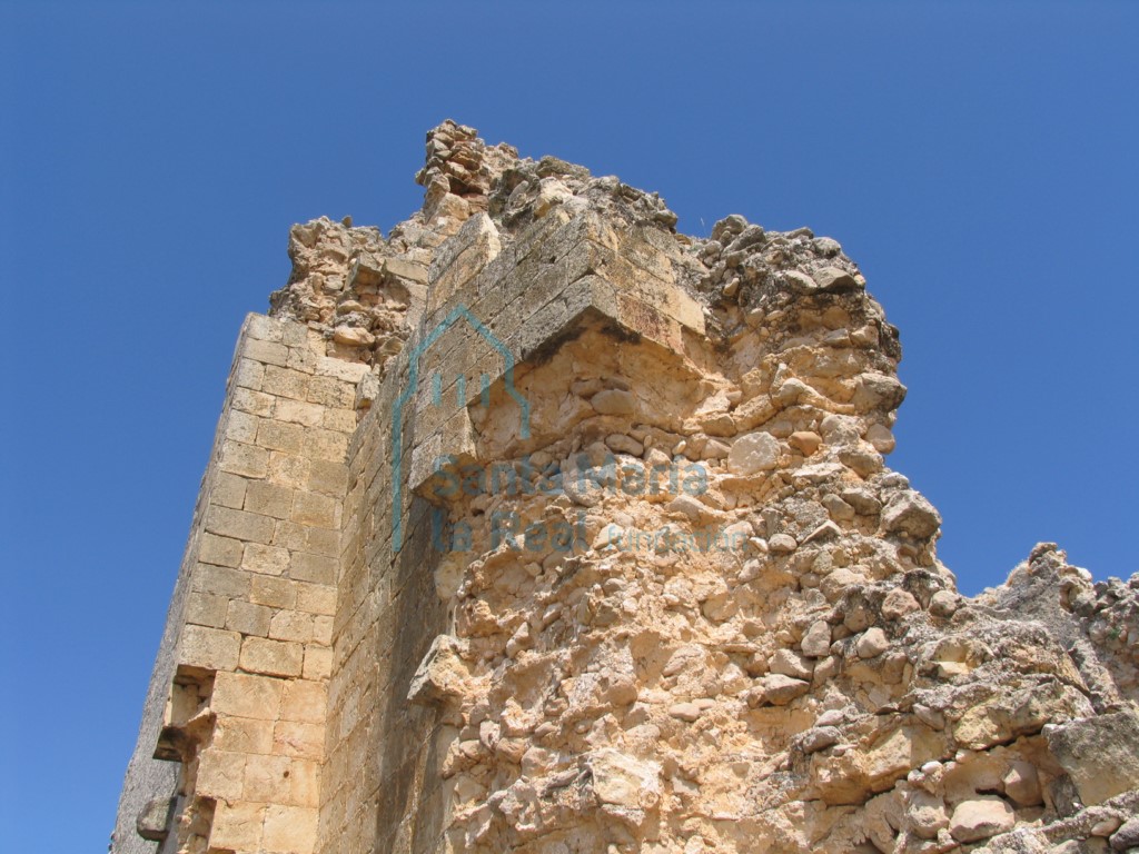 Detalle del muro de la ermita