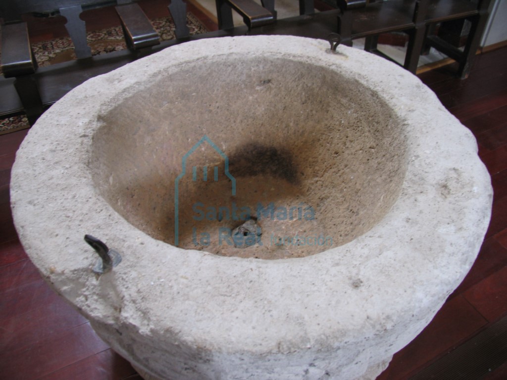 Vaso de la pila bautismal Vaso de la pila bautismal