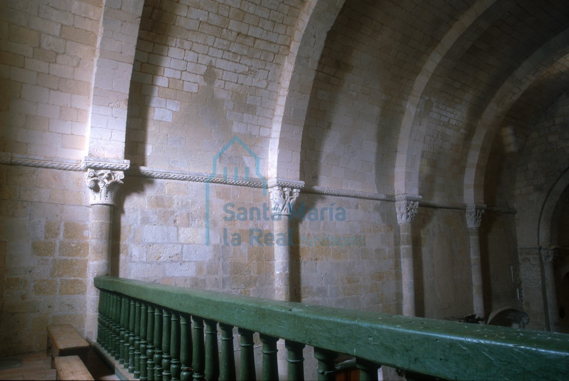 Interior de la nave muro norte